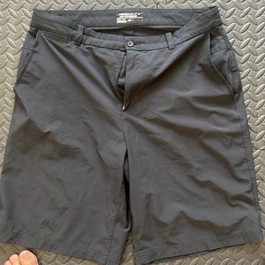 Nike golf shorts - black